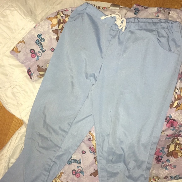 Small scrub top and bottom - Picture 3 of 3